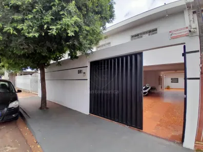Casa com 4 Quartos para alugar, 218m² no Jardim Londrilar, Londrina