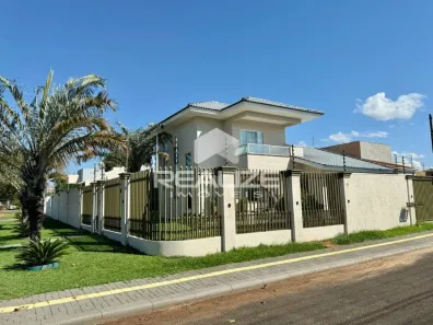 Sobrado com 3 Quartos à venda, 252m² no Ipê, Foz do Iguaçu