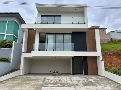 Casa com 3 Quartos à venda, 237m² no Lagoa, Macaé