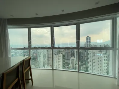 Apartamento com 3 Quartos para alugar, 139m² no Centro, Balneário Camboriú