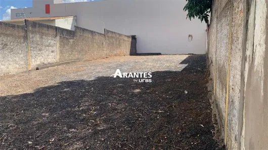 Lote/Terreno à venda, 300m² no Brasil, Uberlândia