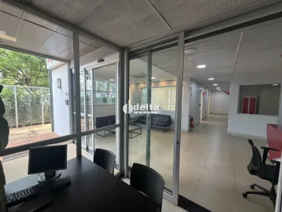Ponto Comercial para alugar, 240m² no Granja Marileusa, Uberlândia