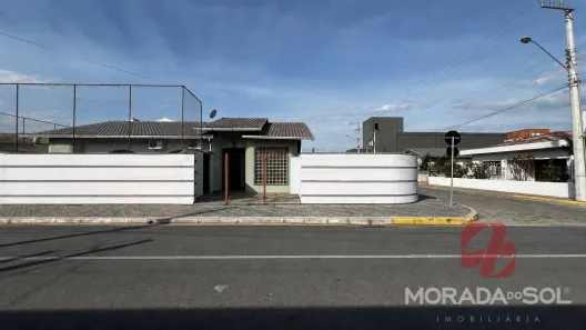 Casa com 3 Quartos para alugar, 320m² no Centro, Tijucas