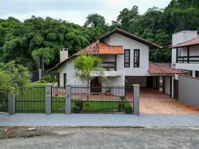 Casa com 4 Quartos à venda, 304m² no Costa e Silva, Joinville