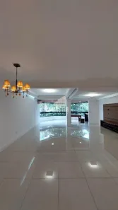 Apartamento com 3 Quartos para alugar, 180m² no Praia do Canto, Vitória