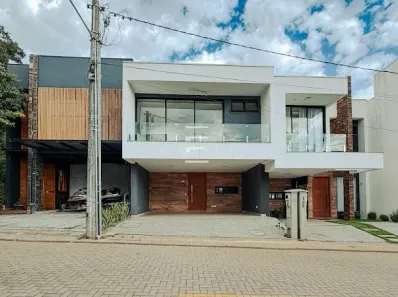 Sobrado com 4 Quartos à venda, 185m² no Jansen, Gravataí