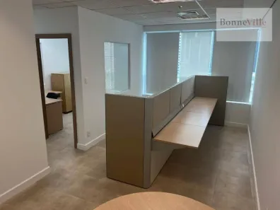 Sala Comercial para alugar, 82m² no Jardim das Acácias, São Paulo