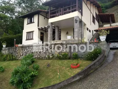 Casa de Condomínio com 4 Quartos à venda, 230m² no Itaipava, Petrópolis