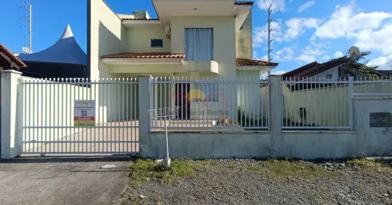 Casa com 3 Quartos para alugar, 106m² no Paranaguamirim, Joinville