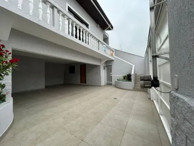 Sobrado com 4 Quartos para venda ou aluguel, 200m² no Vila Iapi, Taubaté