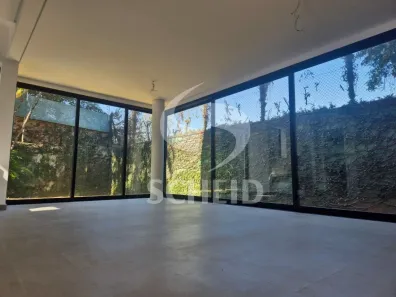 Casa de Condomínio com 3 Quartos à venda, 470m² no Jardim Leonor, São Paulo