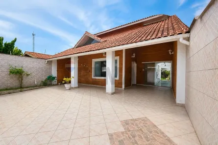 Sobrado com 3 Quartos à venda, 177m² no Parque Balneario Oasis, Peruíbe