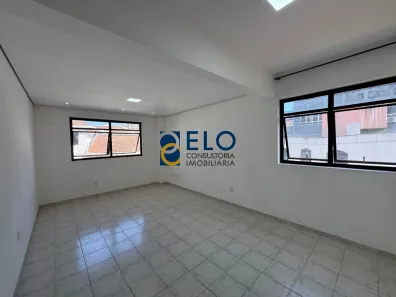 Sala Comercial para alugar, 34m² no Ponta da Praia, Santos