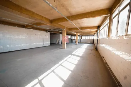 Galpão/Depósito/Armazém com 2 Quartos para alugar, 900m² no Quissama, Petrópolis