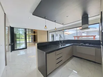 Casa de Condomínio com 3 Quartos à venda, 390m² no Parque Verde, Cascavel