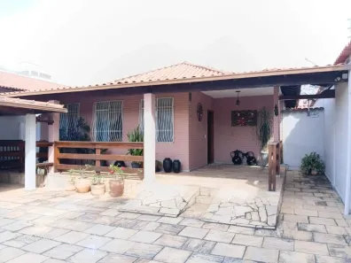 Casa com 3 Quartos à venda, 243m² no Tirol (Barreiro), Belo Horizonte