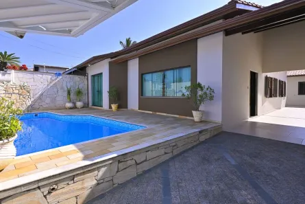 Casa com 3 Quartos à venda, 165m² no Centro, Peruíbe