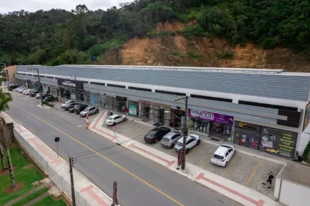 Sala Comercial para alugar, 840m² no Espinheiros, Itajaí