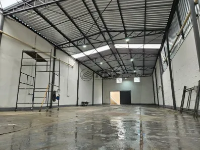 Galpão/Depósito/Armazém para alugar, 380m² no Taboão, Diadema