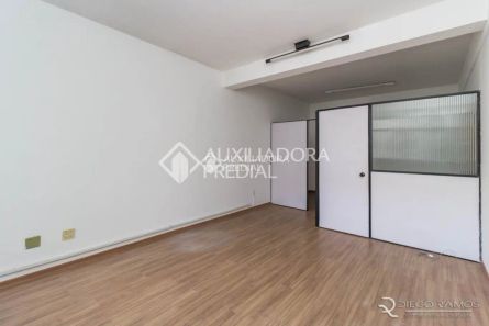 Sala Comercial à venda, 33m² no Azenha, Porto Alegre