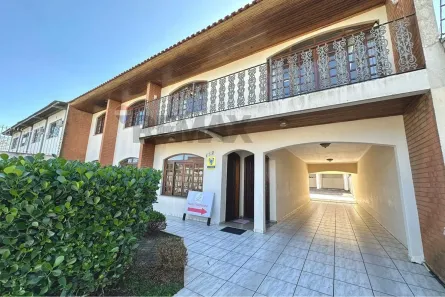 Sobrado com 3 Quartos para alugar, 140m² no Parolin, Curitiba