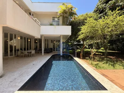 Casa com 3 Quartos à venda, 408m² no Monjolo, Foz do Iguaçu
