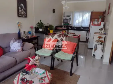 Sobrado com 2 Quartos à venda, 83m² no Jardim Brasil, Caraguatatuba