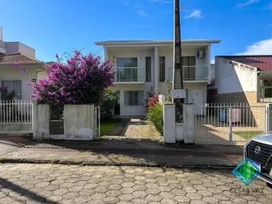 Sobrado com 2 Quartos à venda, 75m² no Forquilhas, São José