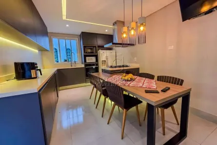 Sobrado com 4 Quartos à venda, 236m² no Parque Jaçatuba, Santo André