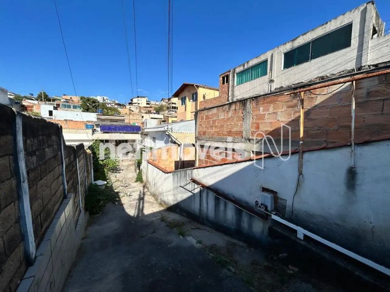 Casa com 4 quartos — Alto Caiçaras, Belo Horizonte