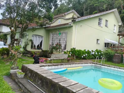 Casa com 6 Quartos à venda, 600m² no Quitandinha, Petrópolis