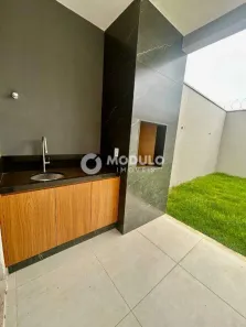 Casa com 3 Quartos para alugar, 110m² no Aclimação, Uberlândia