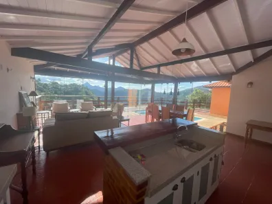 Casa com 4 Quartos à venda, 250m² no Itaipava, Petrópolis