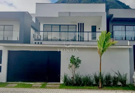 Casa com 4 Quartos para venda ou aluguel, 214m² no Vargem Pequena, Rio de Janeiro