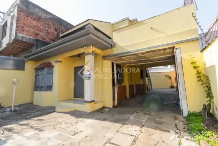 Casa com 2 Quartos à venda, 176m² no Santana, Porto Alegre