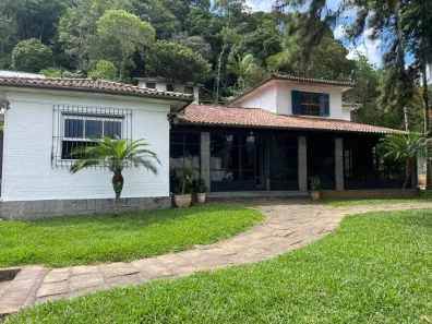 Casa com 5 Quartos à venda, 2520m² no Valparaíso, Petrópolis