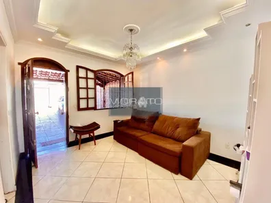 Casa com 2 Quartos à venda, 205m² no Novo Progresso, Contagem