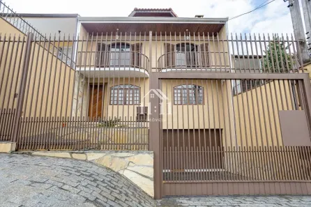 Sobrado com 5 Quartos à venda, 212m² no Novo Mundo, Curitiba