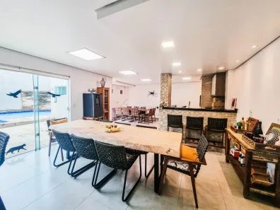 Casa com 4 Quartos à venda, 230m² no Petrópolis, Londrina