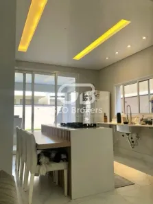 Sobrado com 4 Quartos à venda, 212m² no Jardim Jacinto, Jacareí