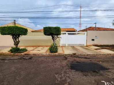 Casa com 3 Quartos à venda, 175m² no Jardim São Lourenço, Campo Grande