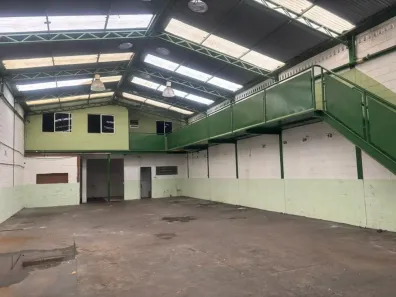 Galpão/Depósito/Armazém com 3 Quartos para venda ou aluguel, 350m² no Jardim Diamante, São José dos Campos