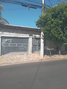 Casa com 3 Quartos para alugar, 340m² no Vila Souto, Bauru