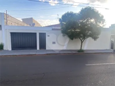 Casa com 3 Quartos à venda, 222m² no Centro, Araraquara