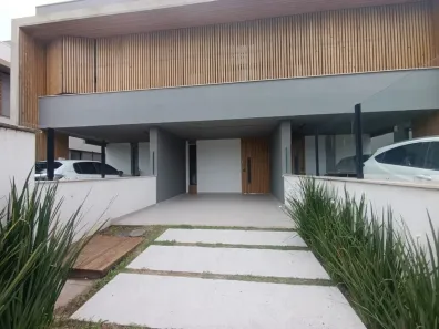 Casa com 3 Quartos para alugar, 158m² no Campeche, Florianópolis