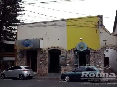 Prédio Comercial à venda, 500m² no Fundinho, Uberlândia