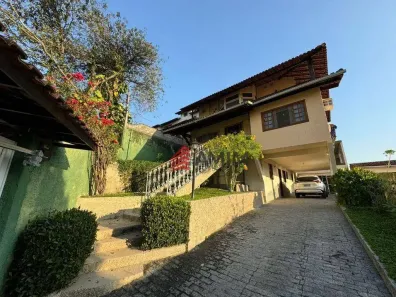 Casa com 3 Quartos à venda, 460m² no Maria Paula, Niterói