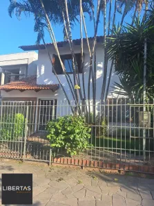 Casa com 3 Quartos para alugar, 219m² no Santana, Porto Alegre
