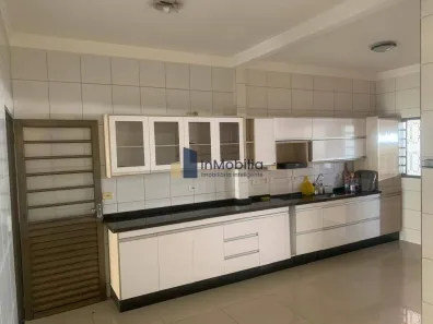 Casa com 3 Quartos à venda, 174m² no Residencial Jardim Canedo II, Senador Canedo