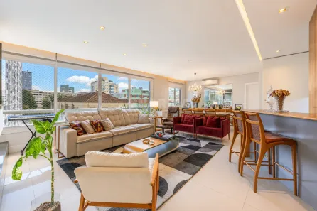 Apartamento com 3 Quartos para alugar, 147m² no Rio Branco, Porto Alegre